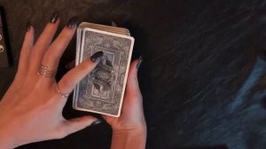?Как хранить правильно Таро? Как тасовать колоду? Как правильно делать выкладку расклада на Таро ?