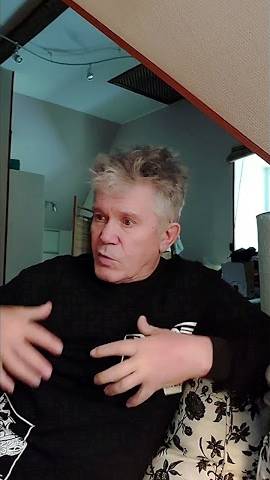 Как создателю привнести идеологию в этот мир смотреть онлайн