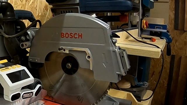 Scie Bosch GCM 12 GDL - Remplacer Et Régler Le Laser