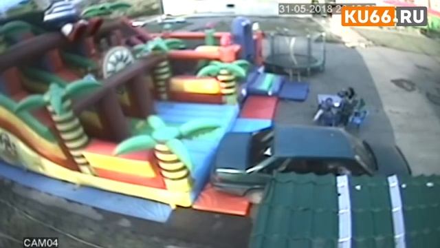 Заехал на детский батут смотреть онлайн