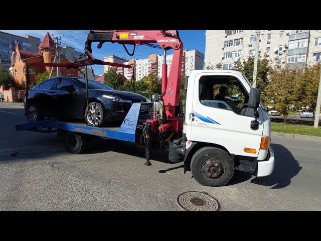 Эвакуация автомобиля "МАЗДЫ-3" с тротуара в пятницу-13-го. смотреть онлайн