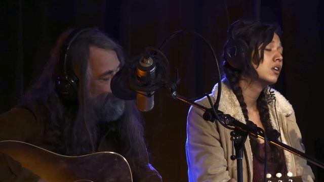 The Tractorgrease Folk - Pale Blue Eyes (Velvet Underground Cover) смотреть онлайн