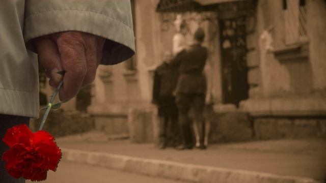 МАЙ ДЕВЯТОГО ЧИСЛА стихотворение смотреть онлайн