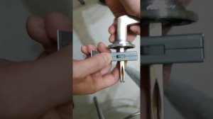 Заедает ручка межкомнатных дверей. Устраняем!