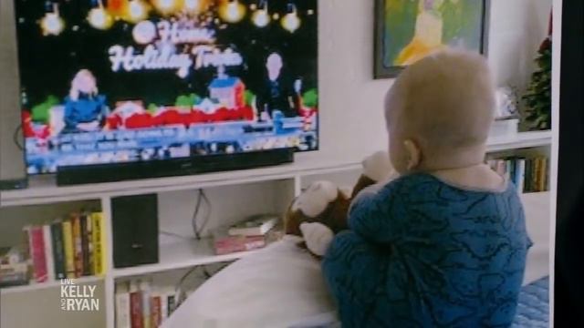 Anderson Cooper's Son Wyatt Watched Him Hosting Live смотреть онлайн