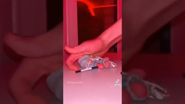 #Fingersmokat #Fingerboard  Подборка топавых трюков на фингер самокате, на фингерборде и бмх#