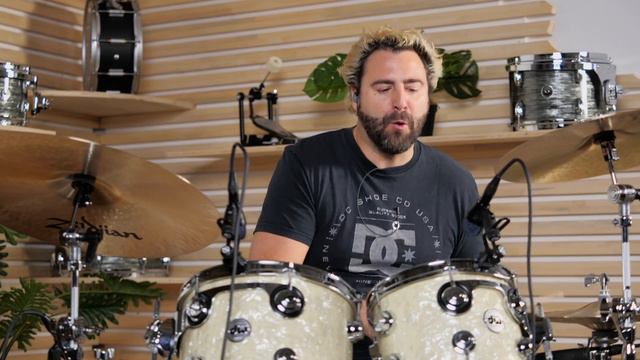 1 Song 5 Different Drum Grooves | Played By Our Hosts | Thomann смотреть онлайн