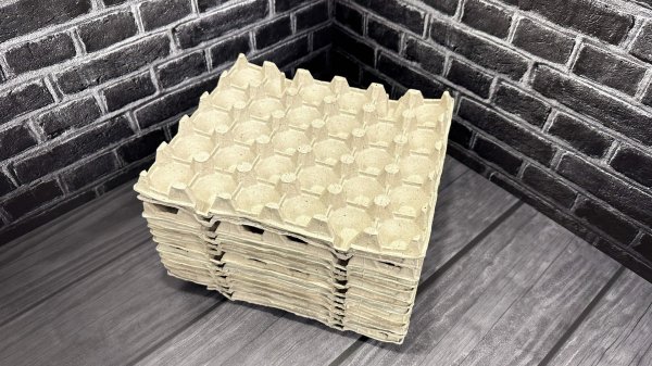 Яйца пожарили - лотки оставили. Смастерила стильное зеркало из яичных лотков