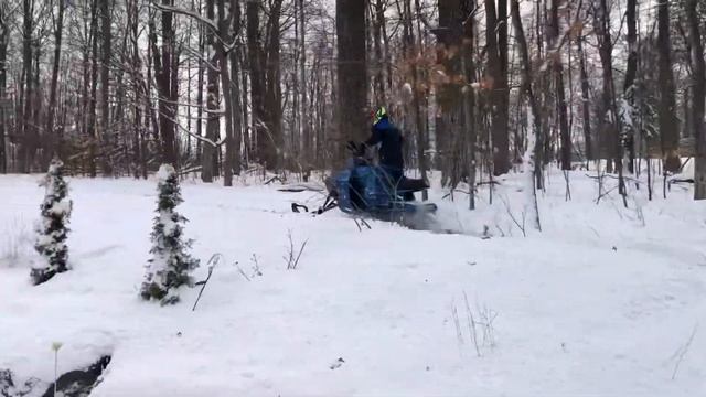 Elliott’s new snowmobile GIO Arctica 200 смотреть онлайн