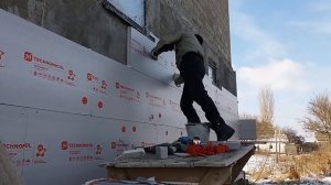 Крепим пеноплекс (Carbon) к стене