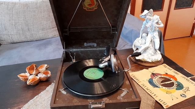 Московский вальс (В.А.Нечаев/муз. М.Блантера/сл. А.Коваленкова/орк. п/у В.Н.Кушевицкого) смотреть онлайн