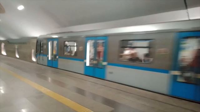 Казанское метро. Охота на поезда. Станция "Кремлёвская" смотреть онлайн