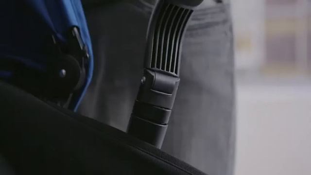 Adjust handlebar and rotate carry handle | Bugaboo Buffalo смотреть онлайн