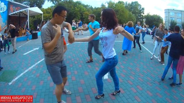 Dmitriy Kim & Ekaterina Sorokoumova social dancing @ Salsa Open Air 10.08.2019 смотреть онлайн