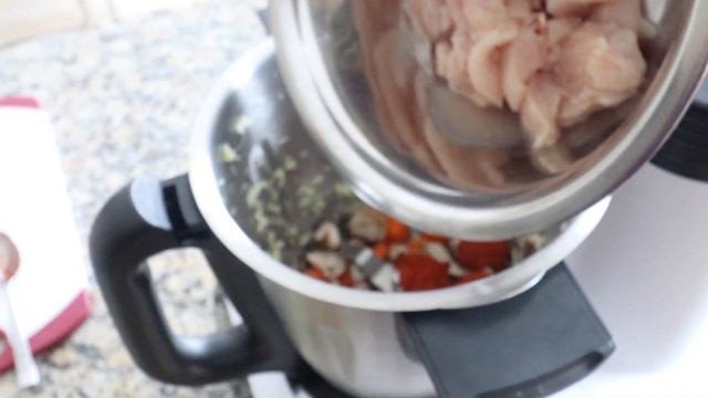 Guided Cooking With Multo By CookingPal | Restaurant Style Thai Curry Soup смотреть онлайн