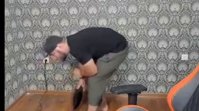 паук залетел к азаму на стрим смотреть онлайн