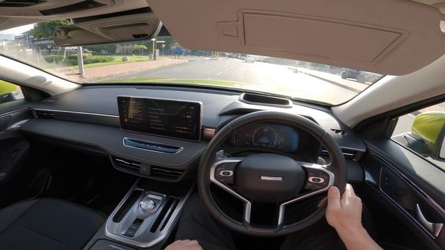 I drive the HAVAL Jolion in Sandton, Johannesburg. смотреть онлайн