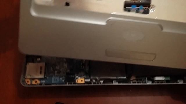 Cómo cambiar pasta térmica a laptop (HP G42) problema de sobrecalentamiento. смотреть онлайн