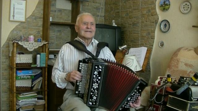 Семеновна.Палыч зажигает на гармони. смотреть онлайн