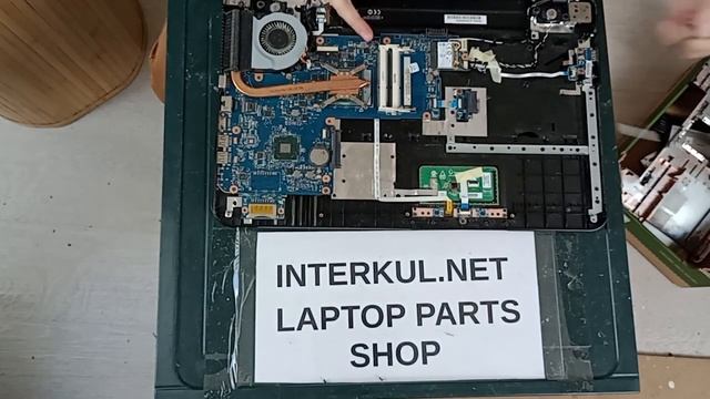 Toshiba Satellite C870 disassembly replace LCD screen motherboard keyboard palmrest bottom case. смотреть онлайн