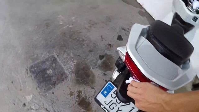 ¿CÓMO LIMPIAR TU MOTO POR 2€? смотреть онлайн