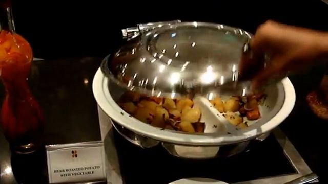 Чем кормят в Дубаи на ужин в отеле Gold Swiss Bellhotel смотреть онлайн