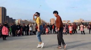 ЦИН ЦИН танцует под песни Михаила Гуськова