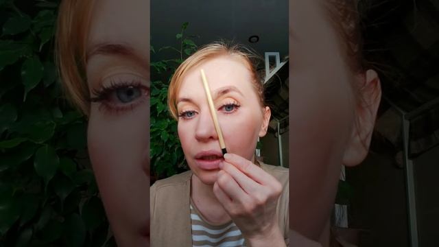 Рисуем брови. смотреть онлайн