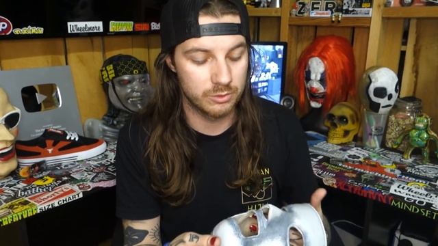 OFFICIAL SLIPKNOT COREY TAYLOR MASK REVIEW смотреть онлайн