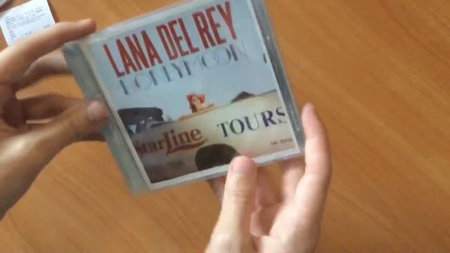 Распаковка CD альбома Lana Del Rey - Honeymoon смотреть онлайн