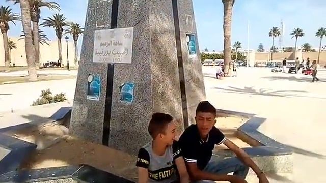 Памятник Хабиб Бургиба в Монастире (Тунис) смотреть онлайн