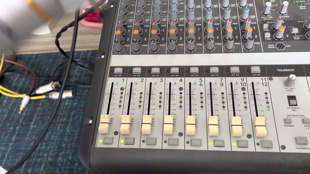 Bàn mixer mackie onyx 1220 bãi Mỹ ghép vang số x12pro làm controller cực phê смотреть онлайн