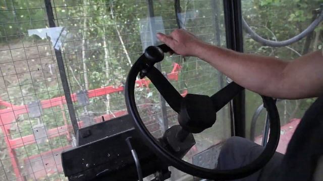 Мощь и надёжность УЭС-2-280А с мульчером на измельчении древесины смотреть онлайн