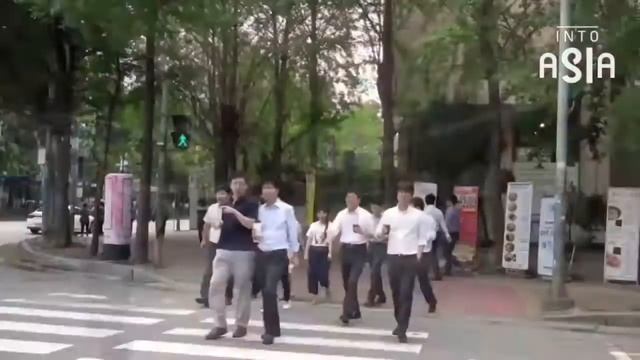Why are So Many Koreans Depressed in South Korea | Into Asia смотреть онлайн
