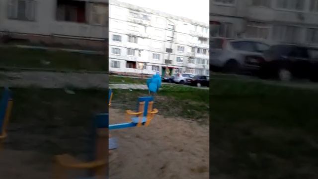 С подругой , гуляем в 9 часов вечера смотреть онлайн