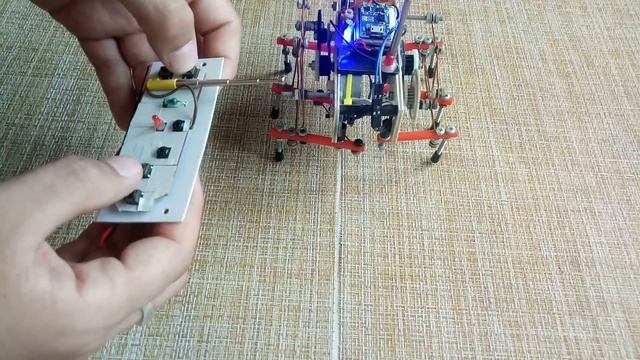 Самодельный Робот, Радиоуправляемый, Шагающий Робот Паук смотреть онлайн