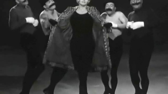Brigitte Bardot et les Frères Jacques - Stanislas смотреть онлайн