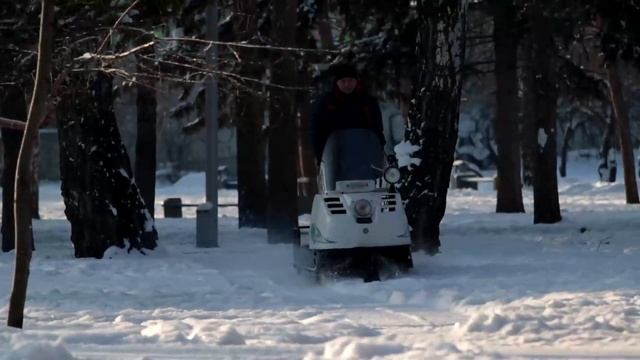 Подготовка лыжни в Нарымском сквере смотреть онлайн