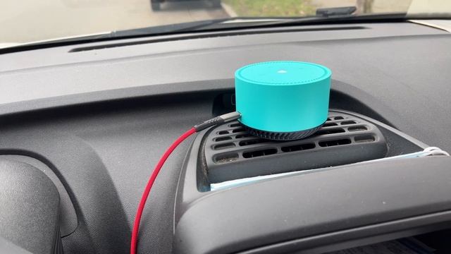 Яндекс станция Лайт в машине . Алиса колонка. смотреть онлайн