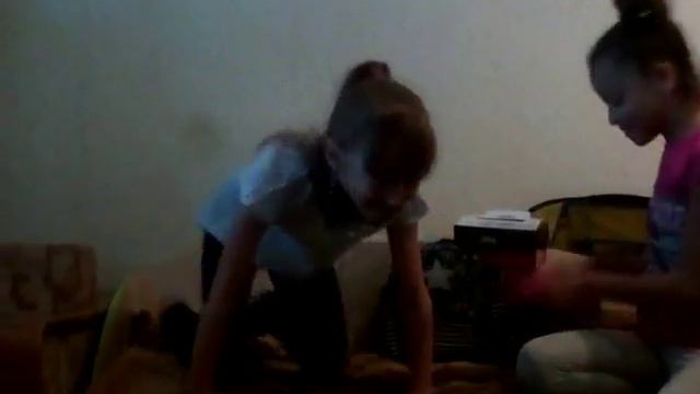 VLOG: идём со школы \ расспаковываю подарки на ДР смотреть онлайн