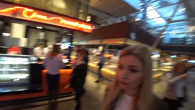 Сладкие блины с вишневым сиропом