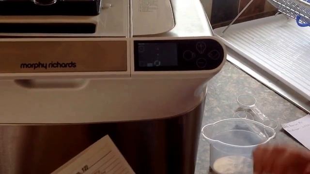 Morphy Richards bread maker review смотреть онлайн