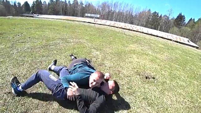 Двое против одного Борьба смотреть онлайн