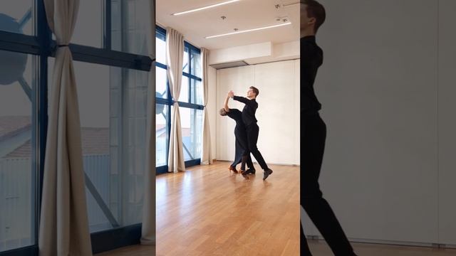 #waltz ?#milano #dancetutorial #dance #ballando #AlessandroSasha #dancetutorial #ballroomdance смотреть онлайн