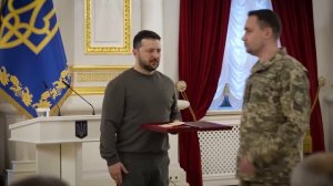 политический проект Валерий Залужный, и почему был уволен с должности главнокомандующего