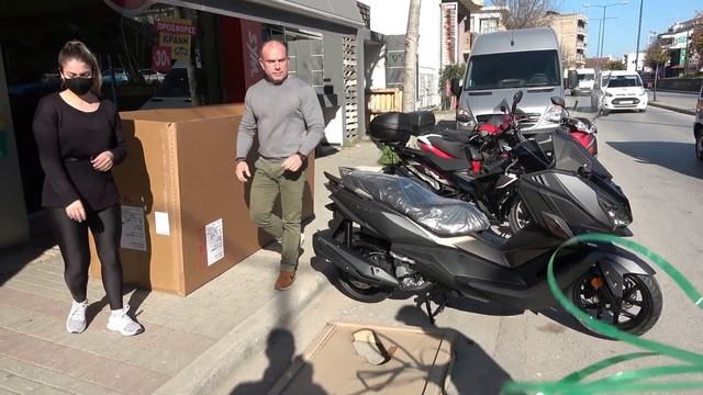 unboxing SYM CRUISYM 300 scooter смотреть онлайн