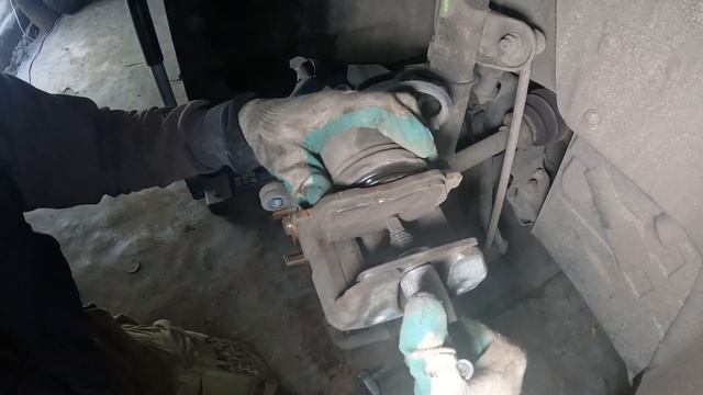 АРХИВ СЛЕСАРЯ №11 Замена передних колодок на Geely Atlas (Джили Атлас)