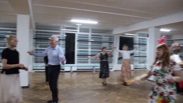 Танцуем и веселимся смотреть онлайн