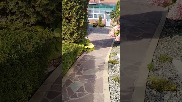 Осенью всегда так. Все отцветает, урожай убираем, чего не уродилось, закупаем. смотреть онлайн