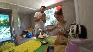 Собираемся на отдых с палатками  Заехали на дачу за урожаем